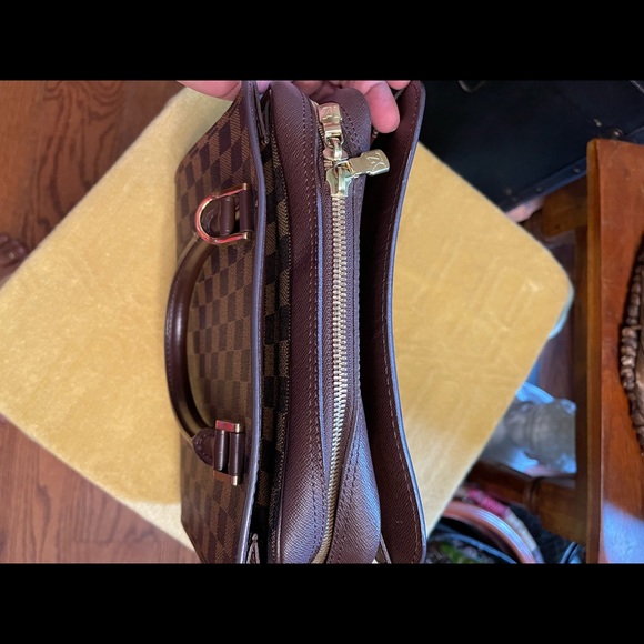 Authentic DE Louis Vuitton Triana Tote - Picture 11 of 15